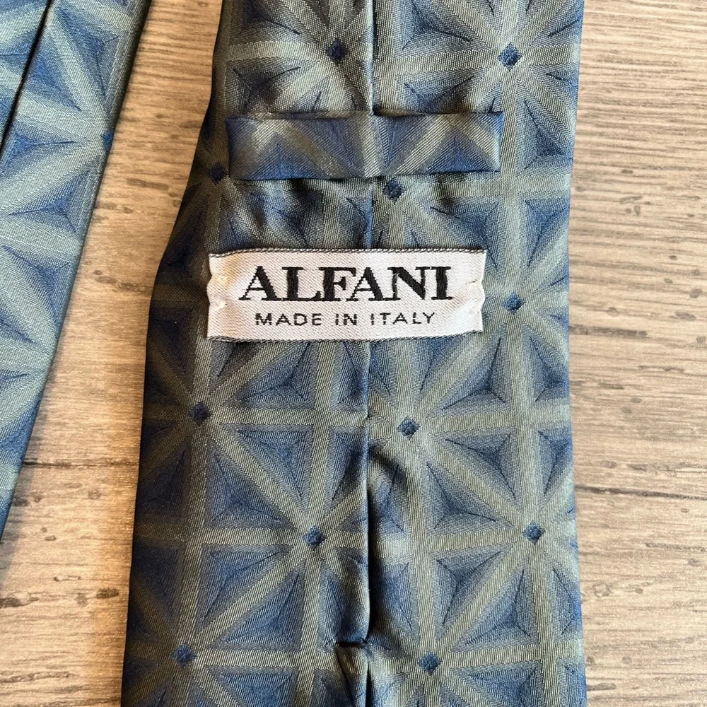Alfani men’s necktie